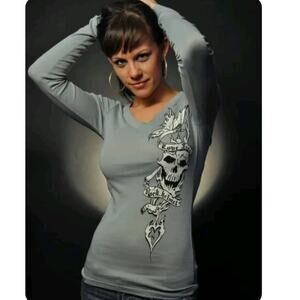 Black Helmet Womens T-Shirt Skull Graphic Long Sleeve Small Gray Firefighter